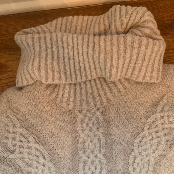 Over sized turtle neck - Picture 3 of 3